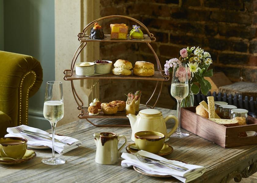 England Corsham Dining Area