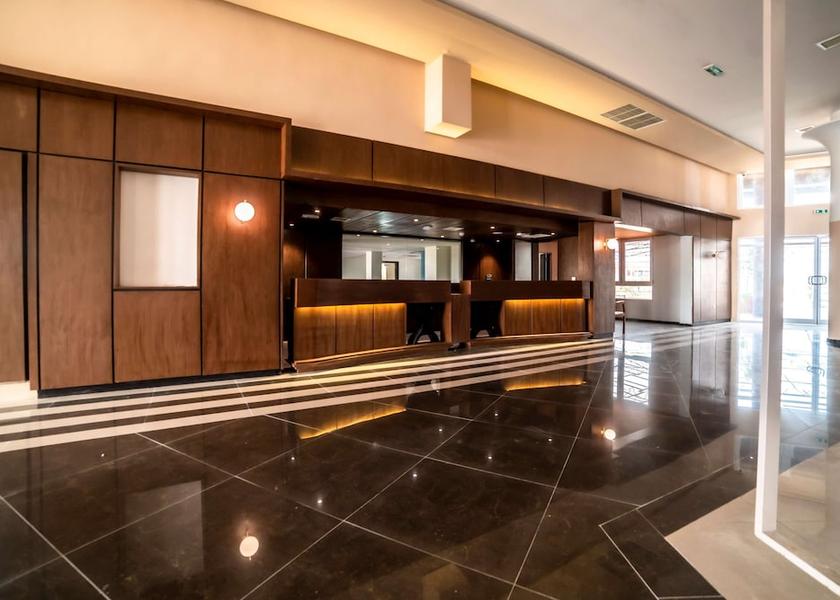  Douala Lobby