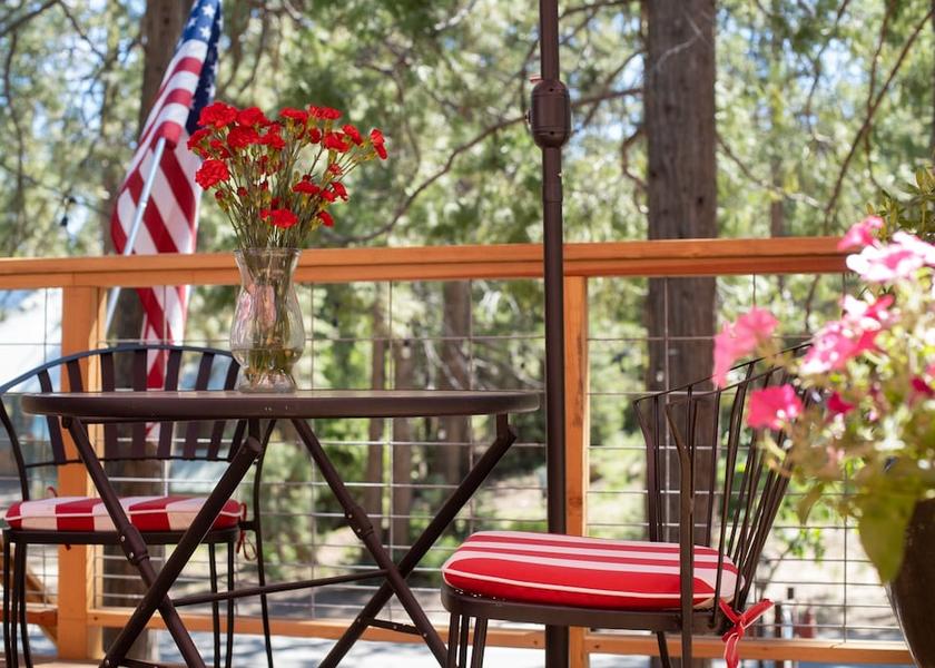 California Shaver Lake Sundeck