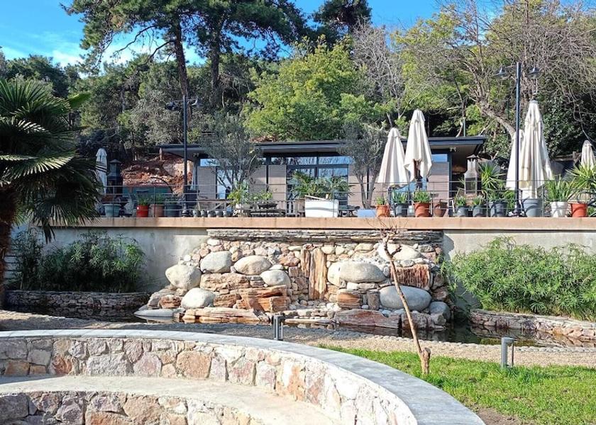 Istanbul Adalar Garden view