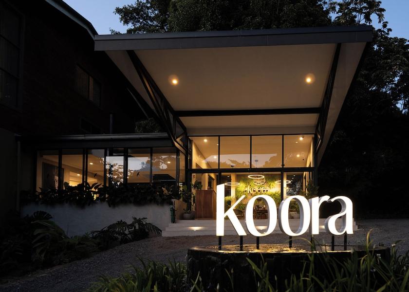 Puntarenas Monteverde Facade