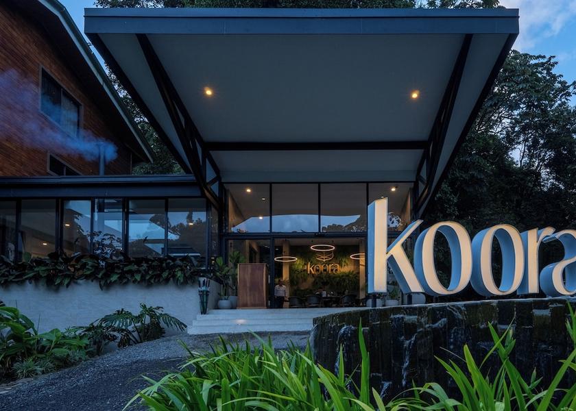 Puntarenas Monteverde Facade