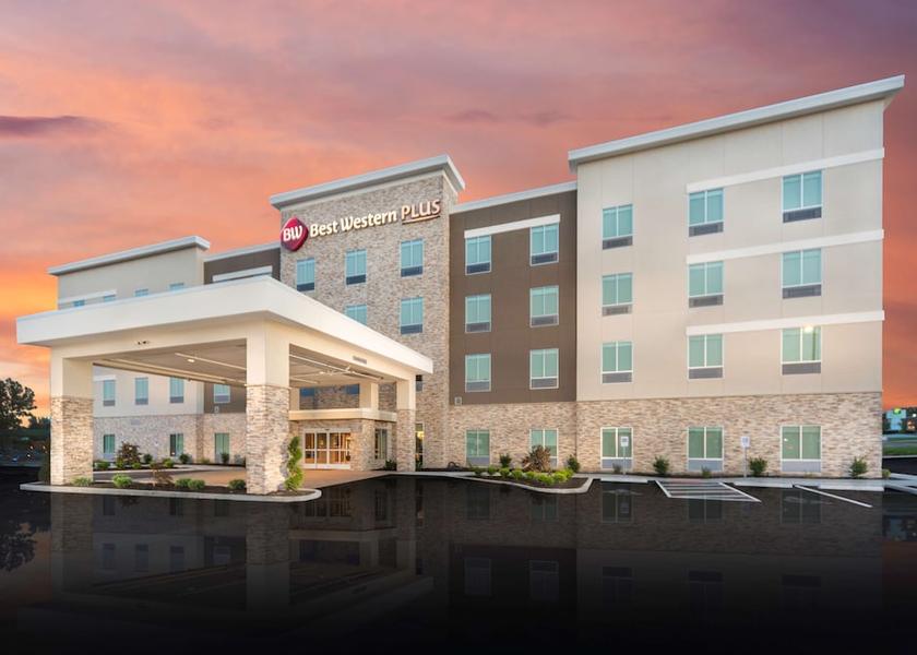 Missouri St. Louis Exterior Detail