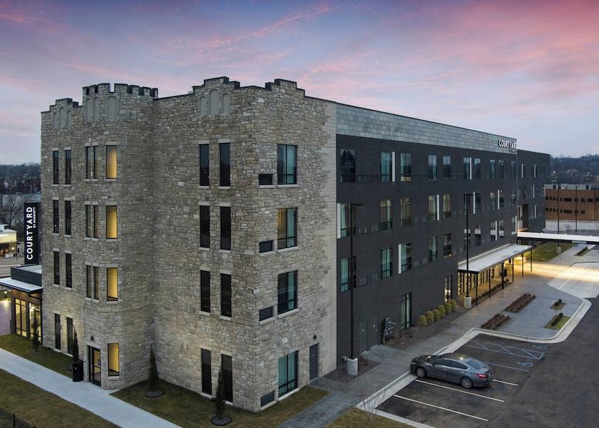 Missouri Jefferson City Exterior Detail