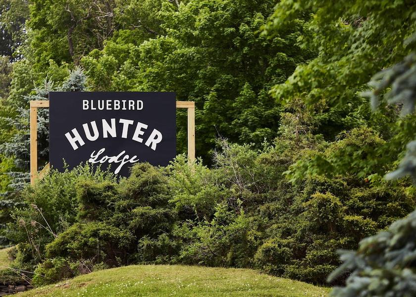 New York hunter Facade