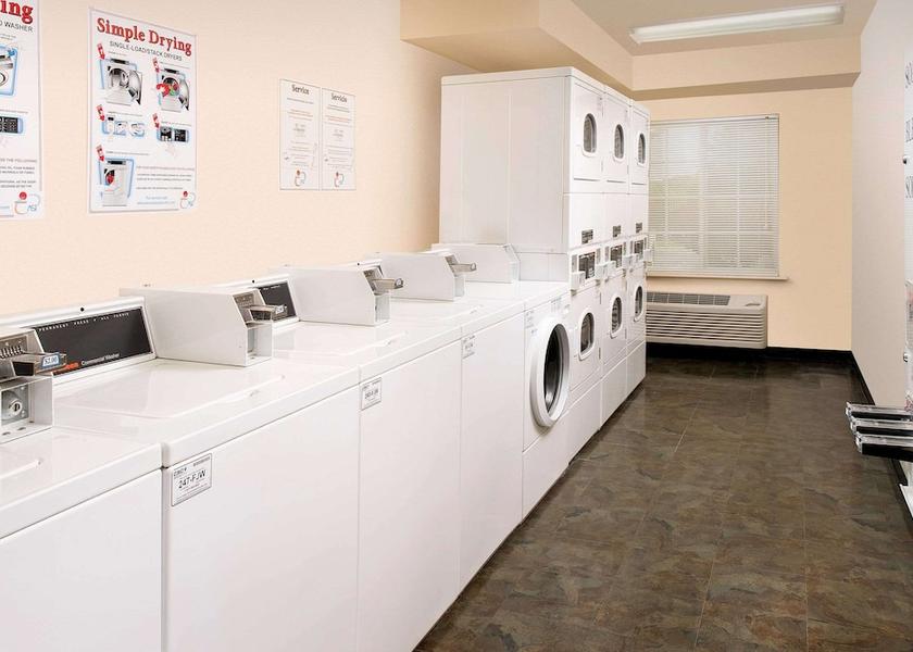 Kansas Lenexa Laundry Room