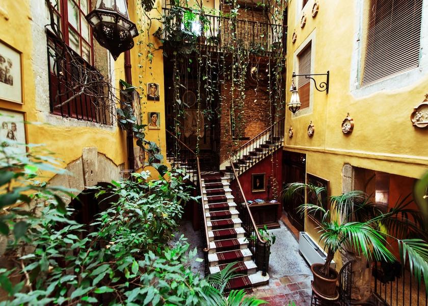 Occitanie Castres Terrace