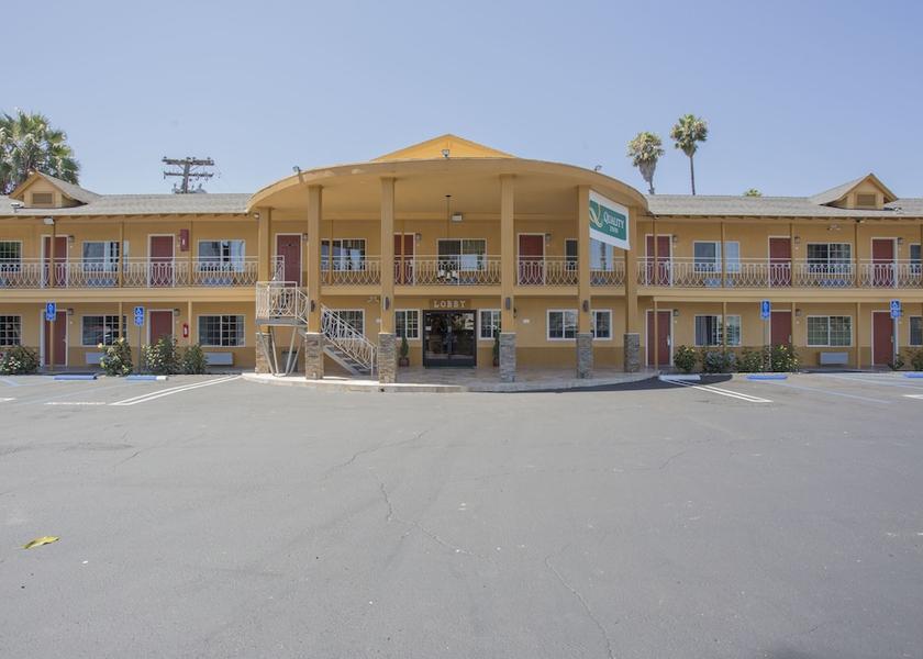 California Escondido Facade