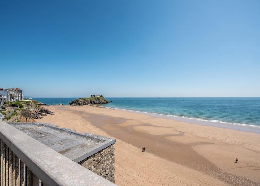 Wales Tenby Terrace/patio