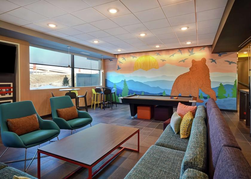 Colorado Lone Tree Lobby