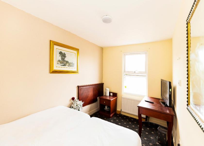 England Southall Twin Room with Shared Bathroom