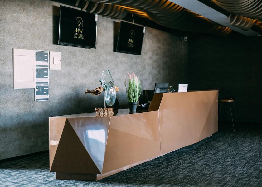 Santiago Santiago Reception