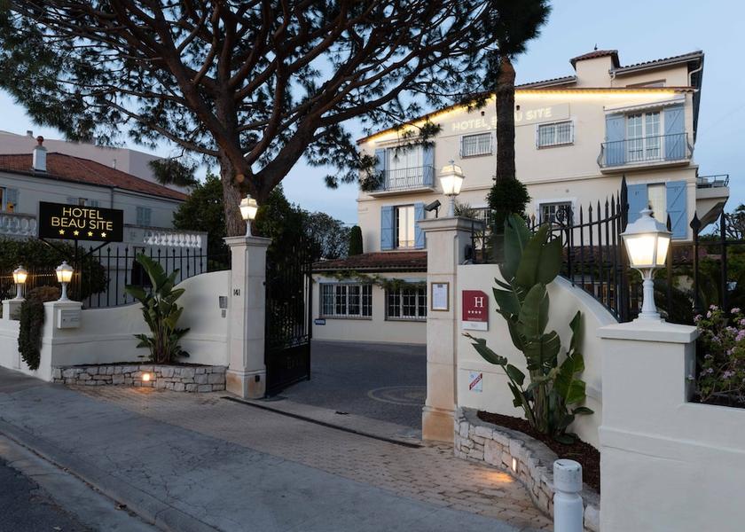 Provence-Alpes-Côte d'Azur Antibes Facade