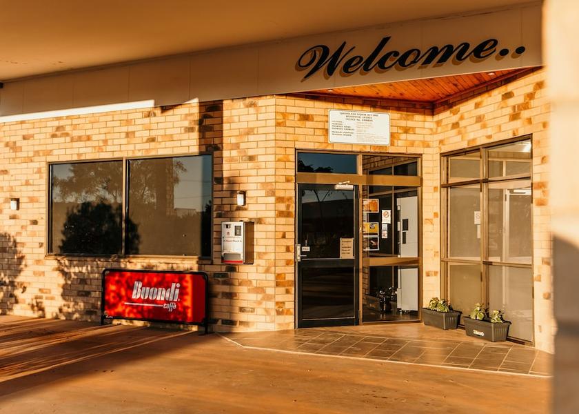 Victoria Soldiers Hill Facade