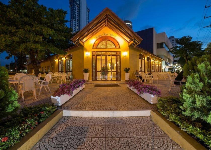 Bolivar Cartagena Facade