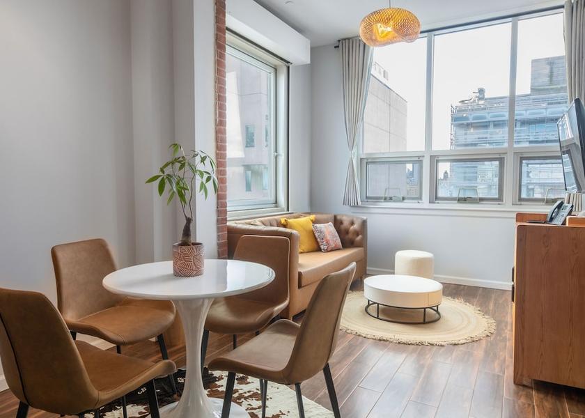 New York Long Island City Living room