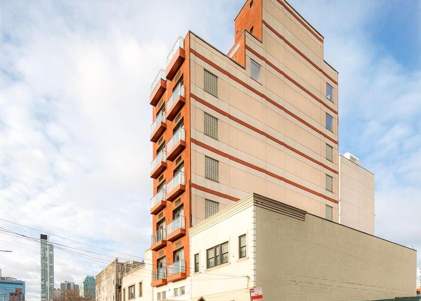 New York Long Island City Front of property