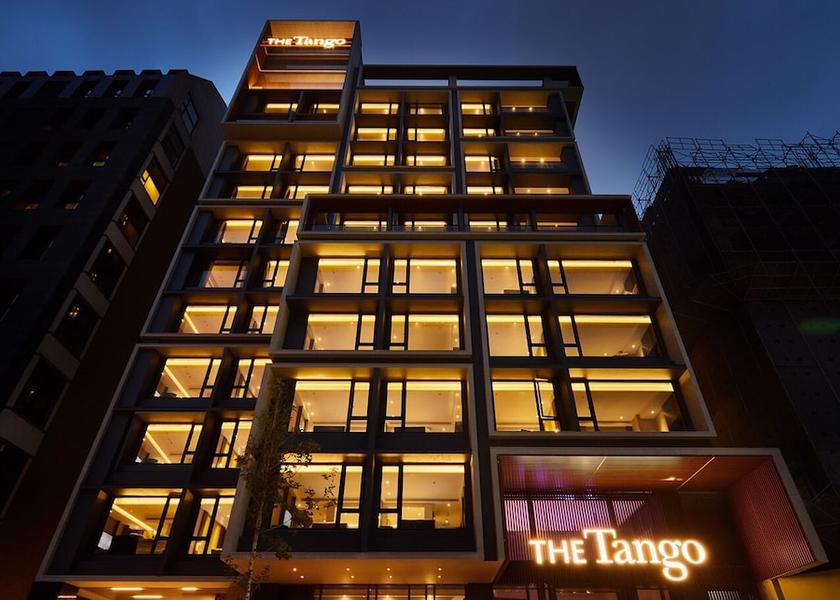  Taipei Front of property - evening/night