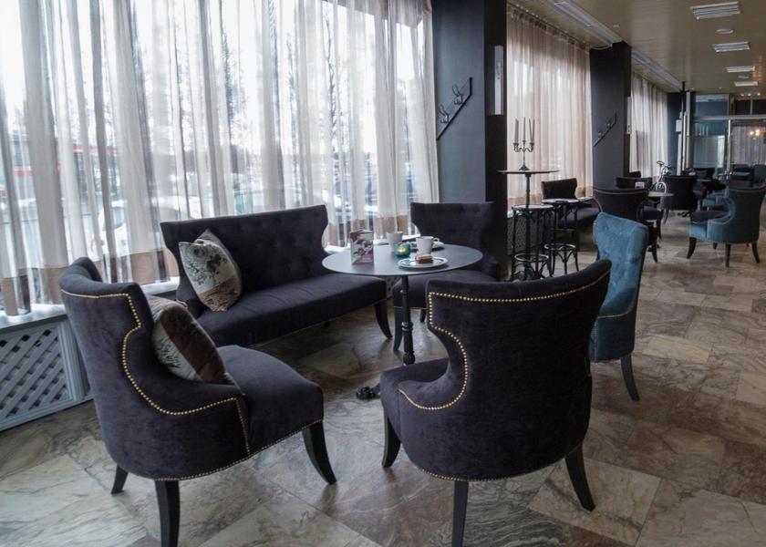 Rovaniemi Tornio shared lounge/tv area