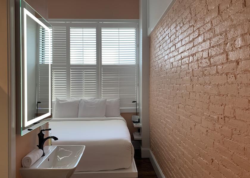 Massachusetts Beverly Room