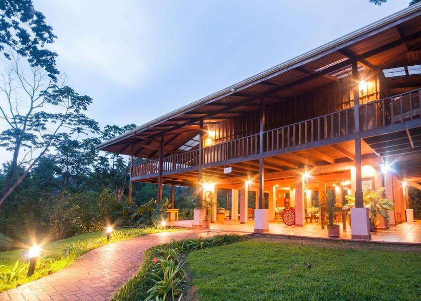 Alajuela San Isidro de Penas Blancas Facade