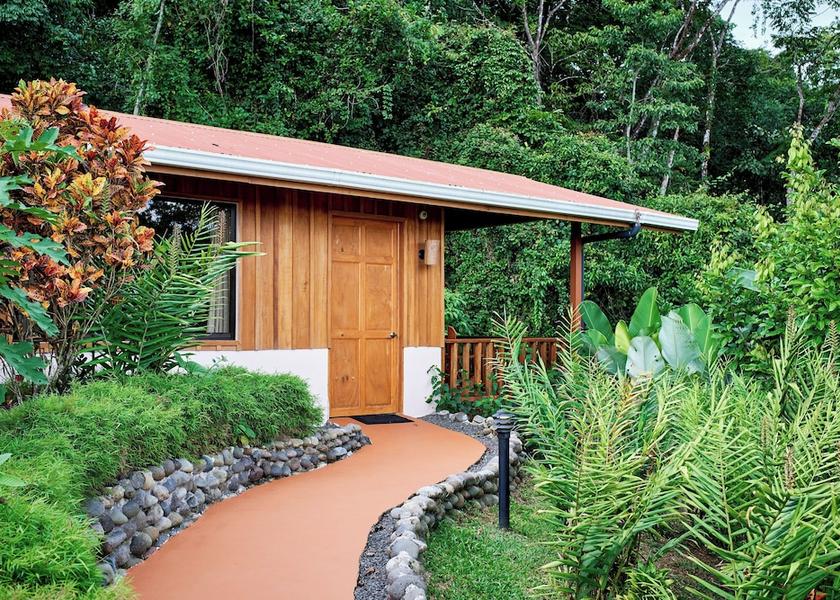 Alajuela San Isidro de Penas Blancas Facade