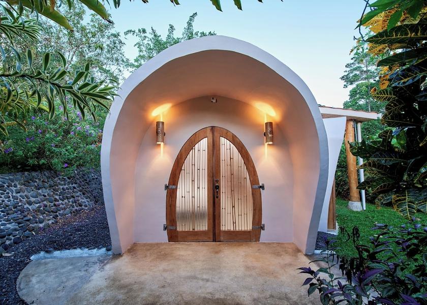 Alajuela San Isidro de Penas Blancas Facade