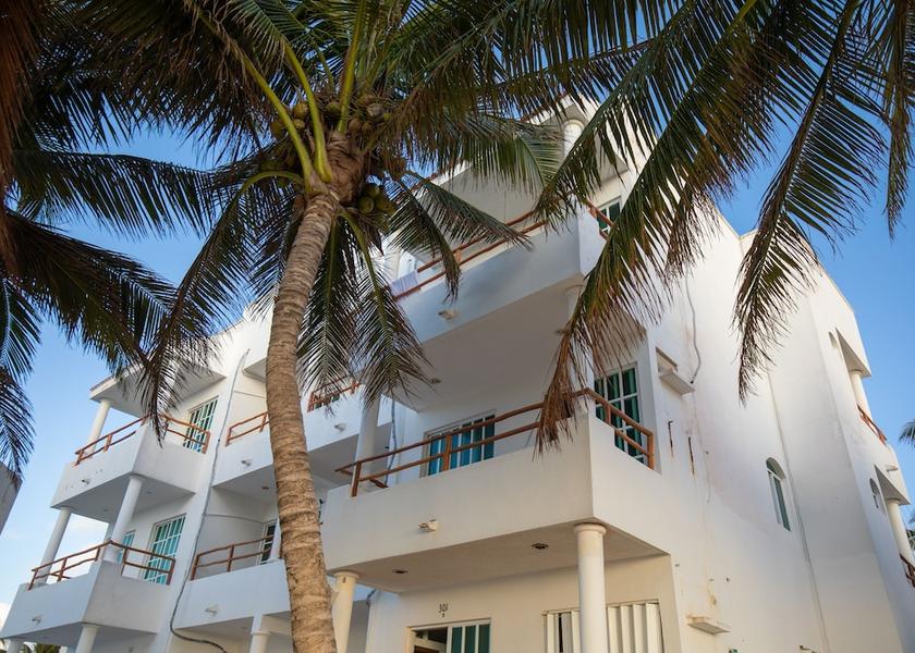 Quintana Roo Puerto Morelos Front of property
