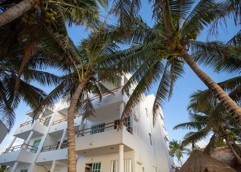Quintana Roo Puerto Morelos Front of property
