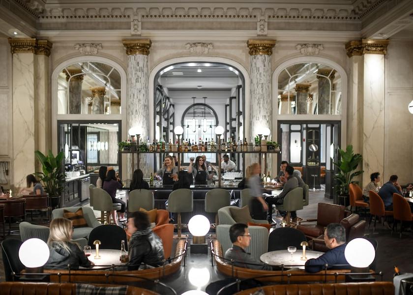 Alberta Calgary Bar (on property)