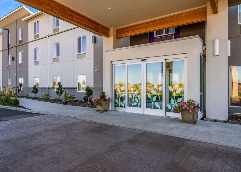 Ohio Boardman Exterior Detail