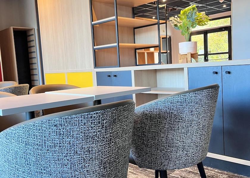 Auvergne-Rhone-Alpes Clermont-Ferrand Interior Entrance