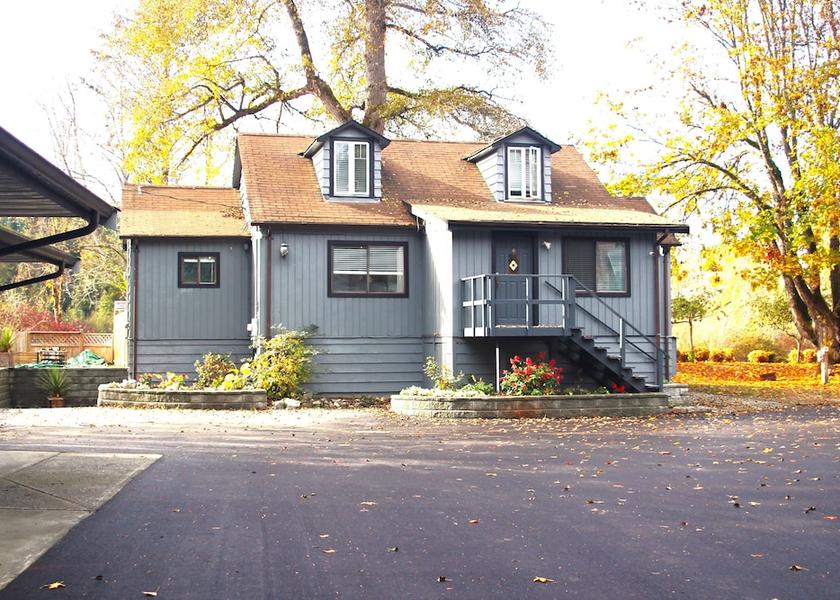 British Columbia Qualicum Beach Exterior Detail