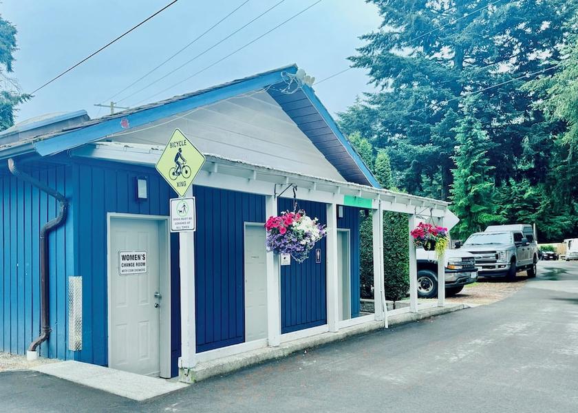 British Columbia Qualicum Beach Bathroom