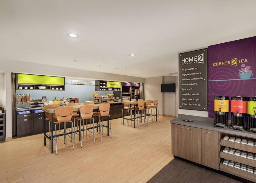 Virginia Woodbridge Breakfast Area