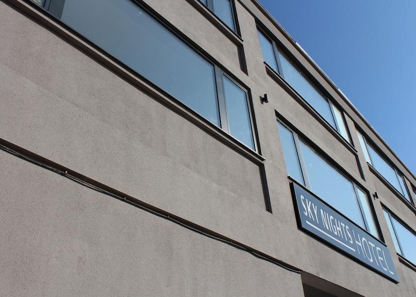 England West Drayton Exterior Detail