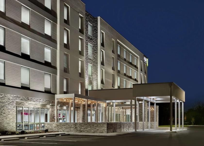 Nebraska Norfolk Exterior Detail