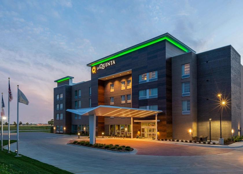 Iowa Altoona Exterior Detail