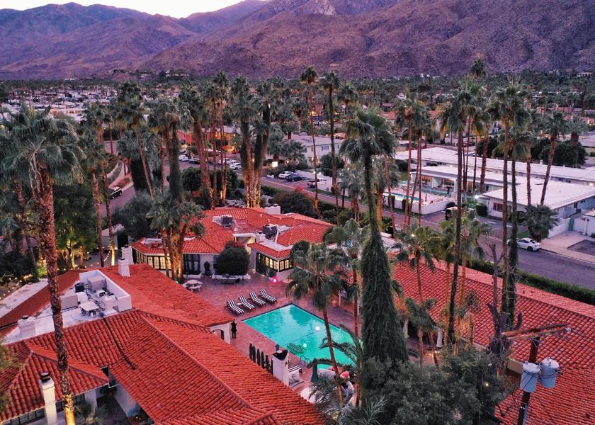 California Palm Springs Exterior view