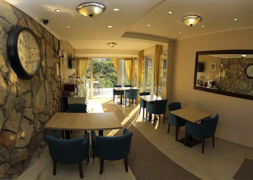 Montana Belgrade Interior Entrance