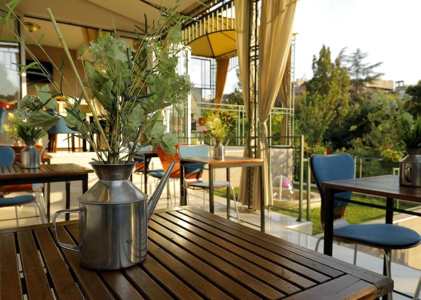 Montana Belgrade Exterior Detail