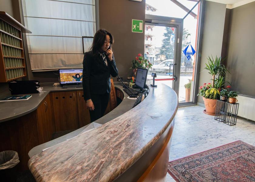 Lombardy Sondrio lobby