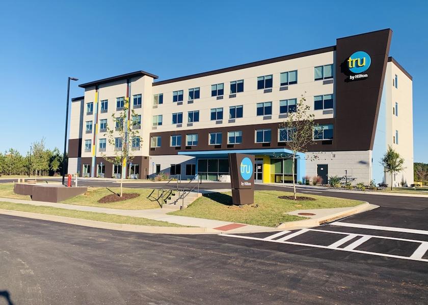 Georgia Greensboro Exterior Detail
