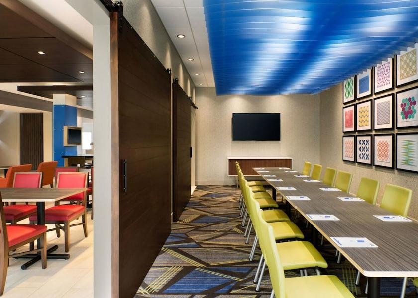 Indiana Fort Wayne Meeting Room