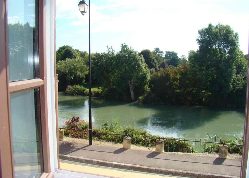 Grand Est Nogent-sur-Seine Property Grounds