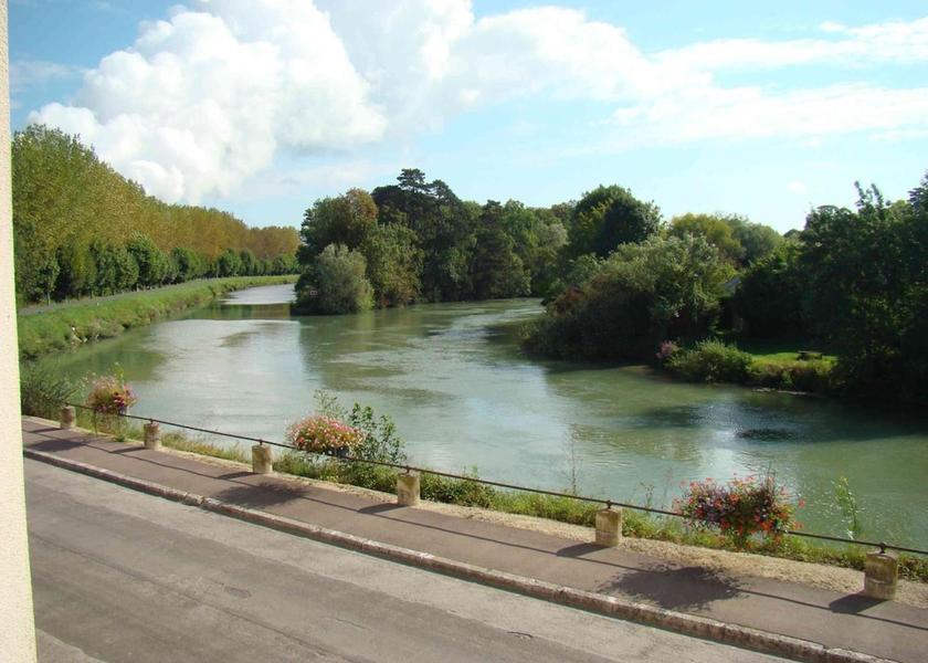 Grand Est Nogent-sur-Seine Lake