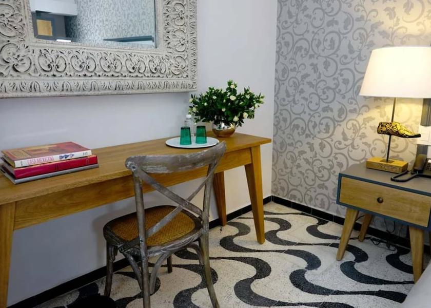 Mexico City Room