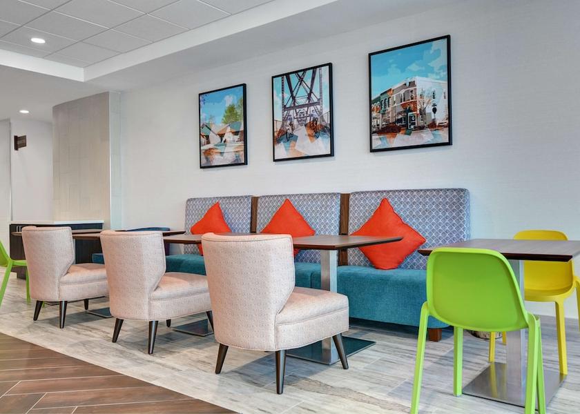 Arkansas Bentonville Lobby
