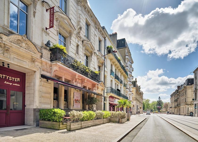 Pays de la Loire Le Mans Facade
