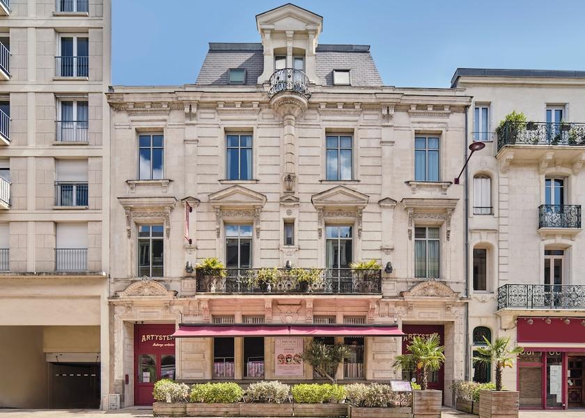 Pays de la Loire Le Mans Facade